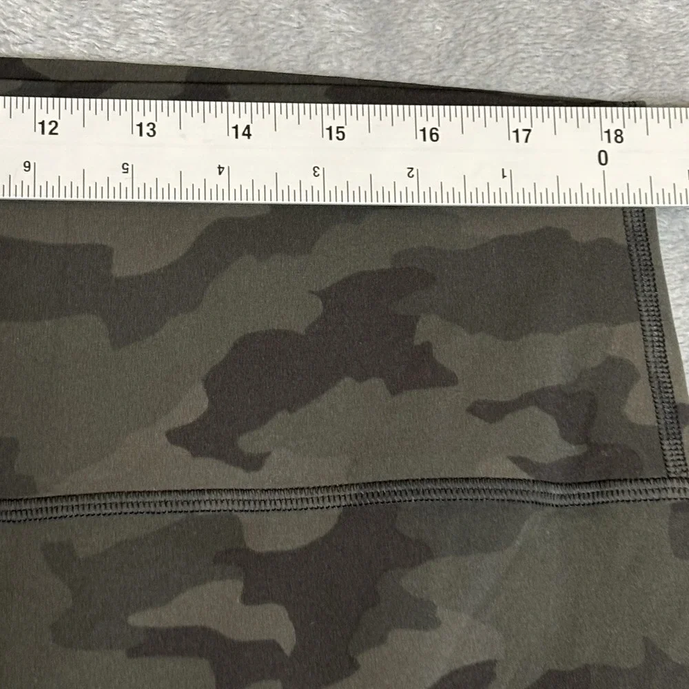 Lululemon Women's Camo Cropped Align High Rise‎ Leggings Size 20 NWOT